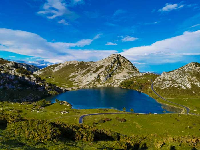 Picos de Europa: Lago Enol. Ruta por Asturias