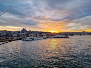 Atardecer desde el puente de Galata Mejores miradores de Estambul
